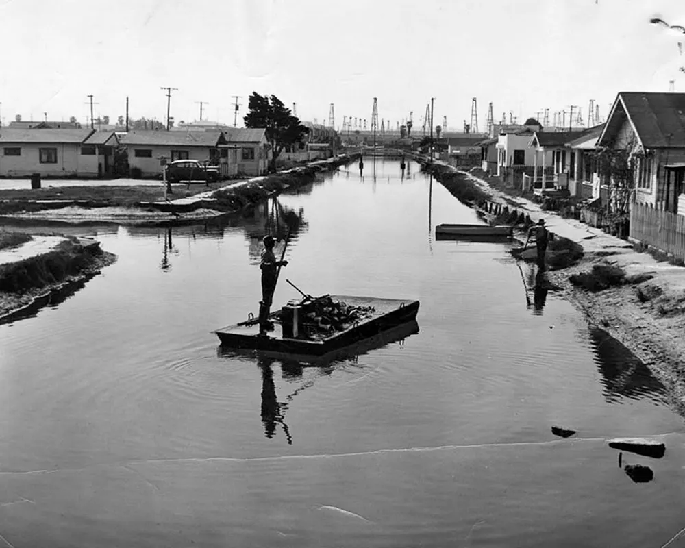 oil derricks california old photos