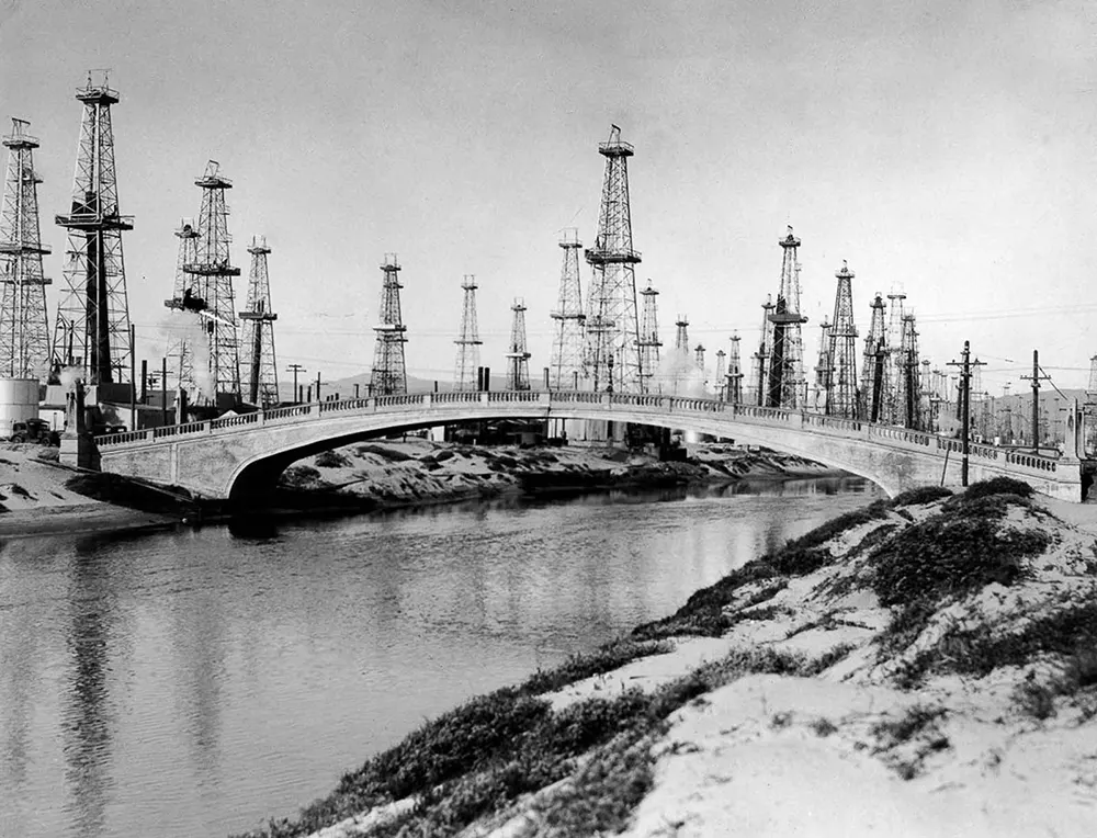 oil derricks california old photos