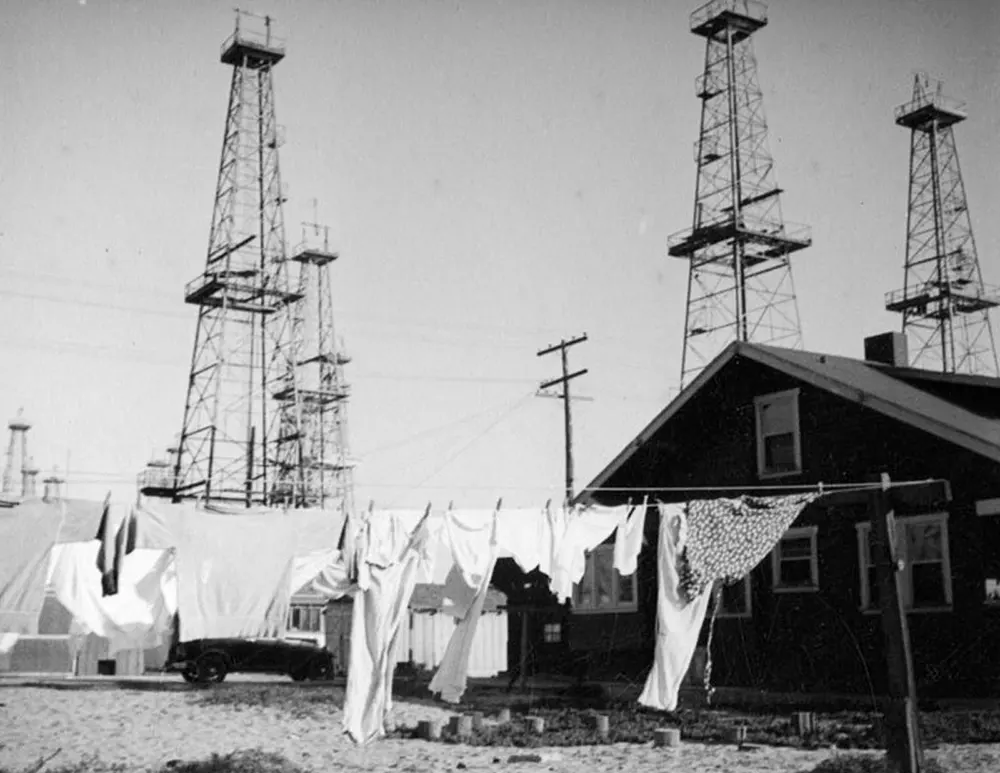 oil derricks california old photos