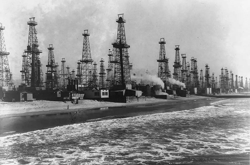 oil derricks california old photos