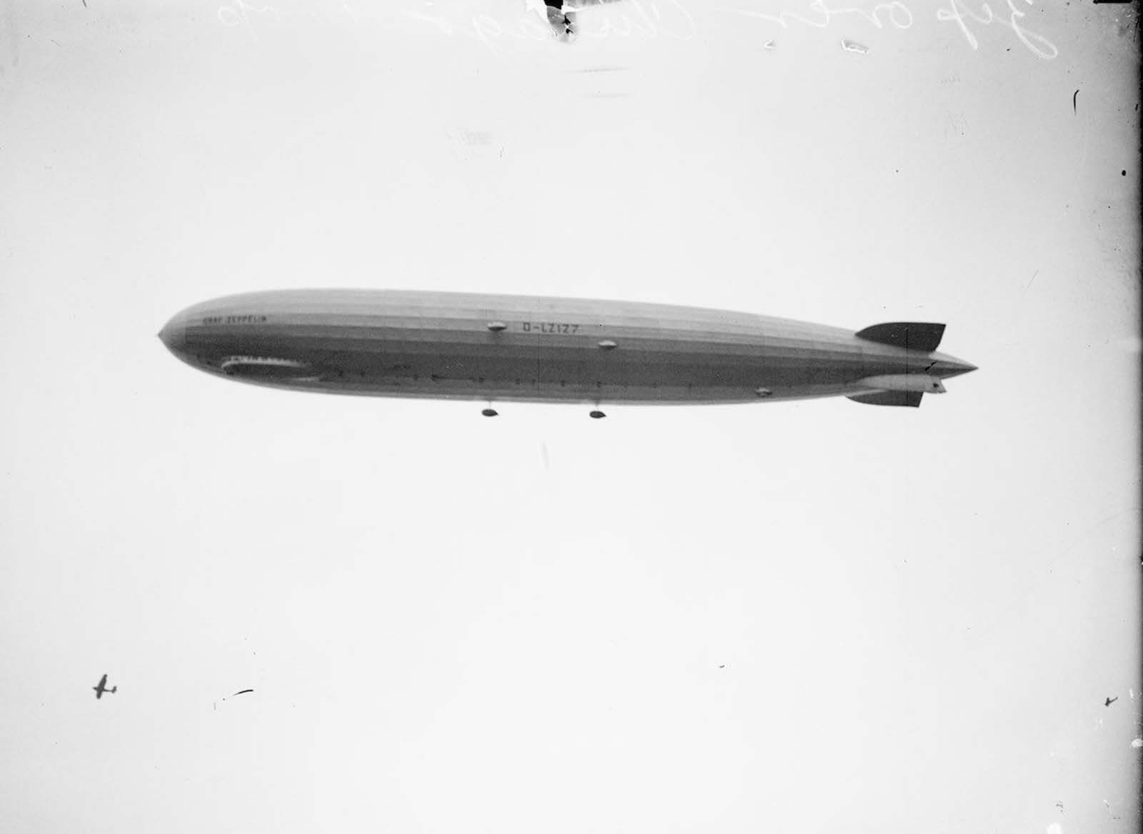 graf zeppelin airship photographs chicago