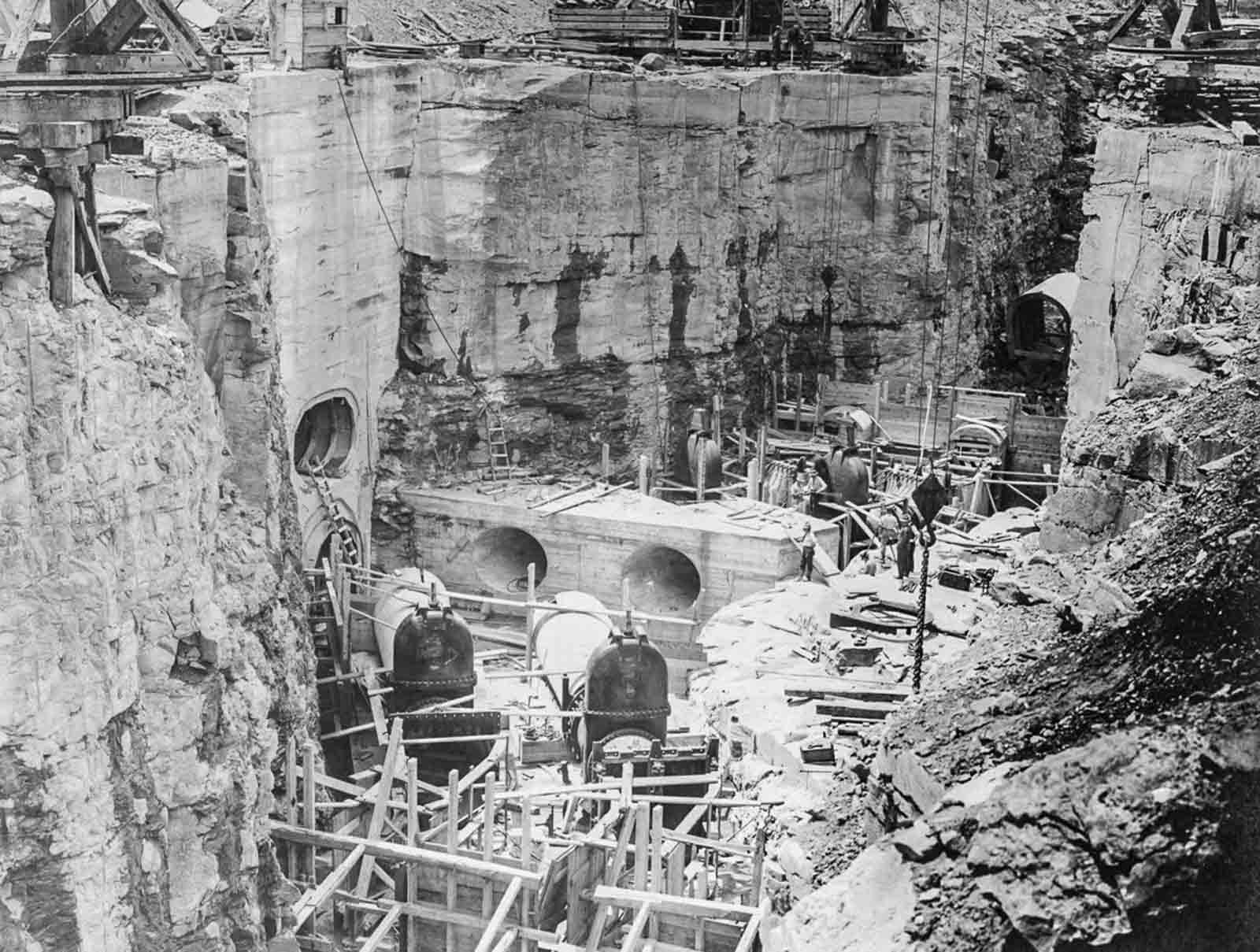 building new york water supply photographs