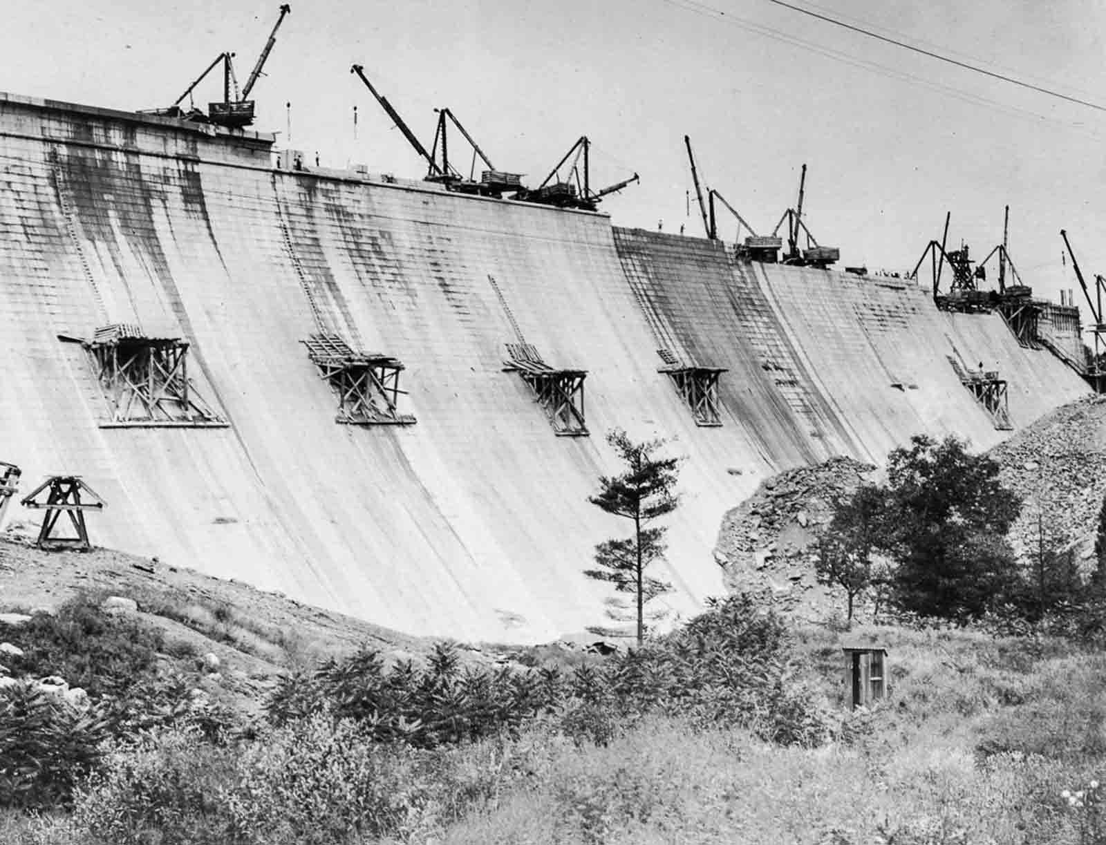 building new york water supply photographs