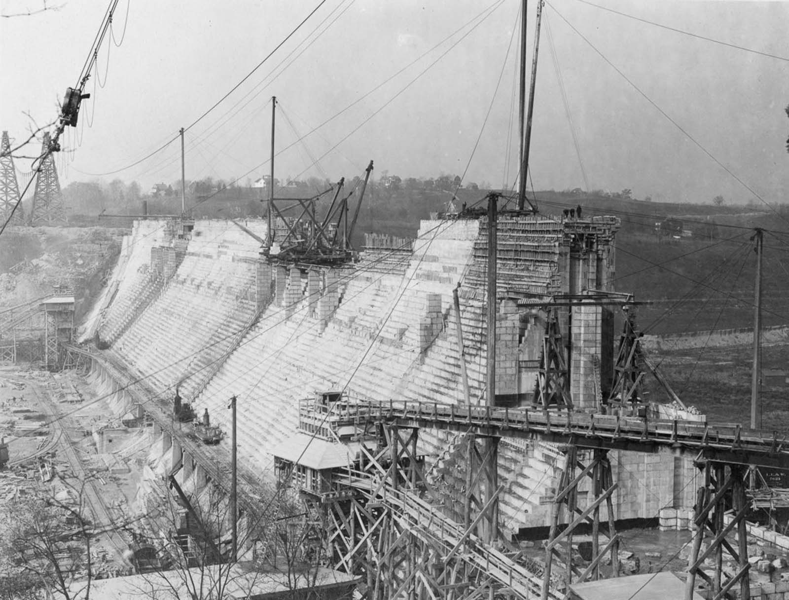 building new york water supply photographs