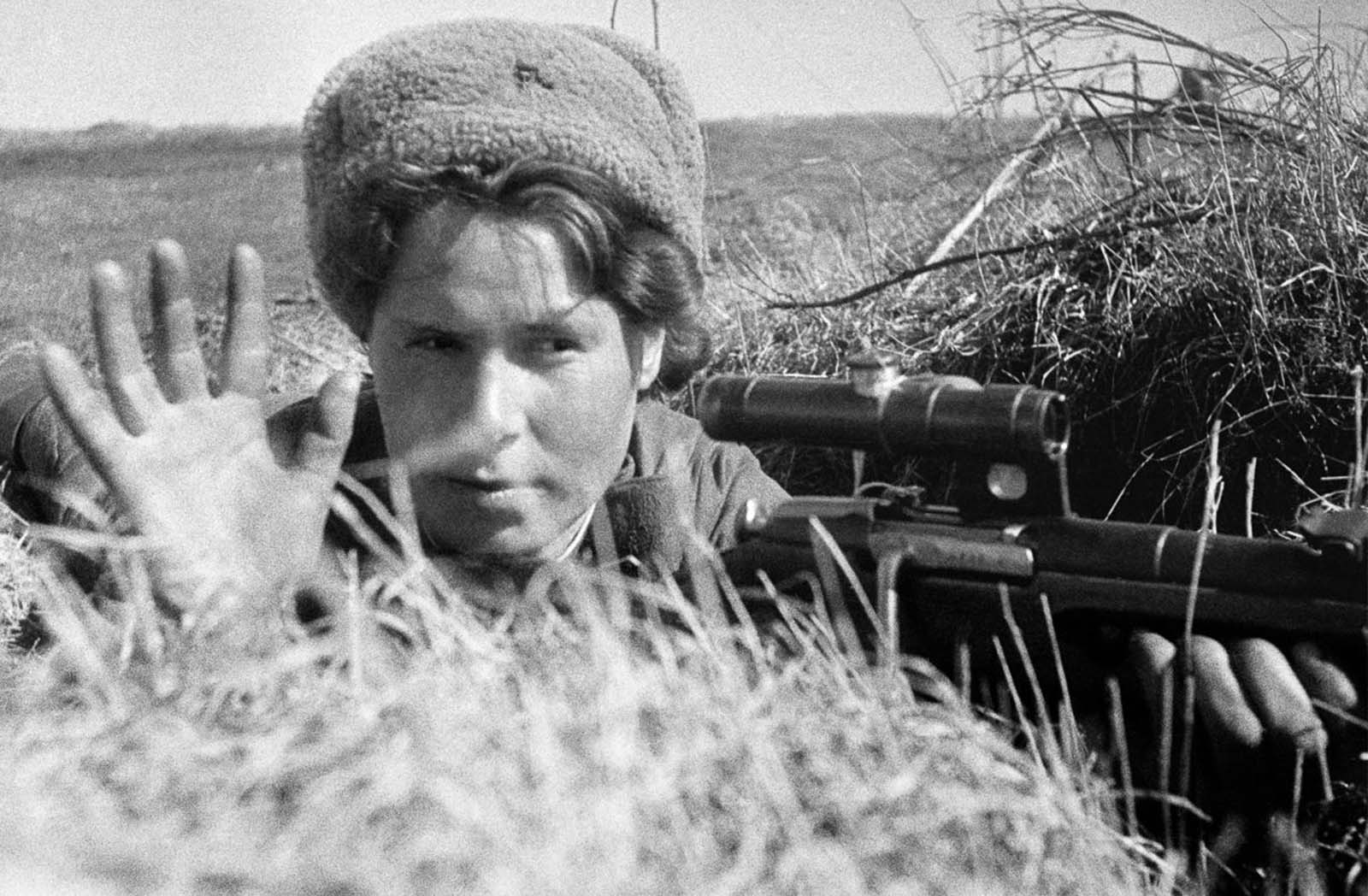 A Soviet sniper in training. May 6, 1942.