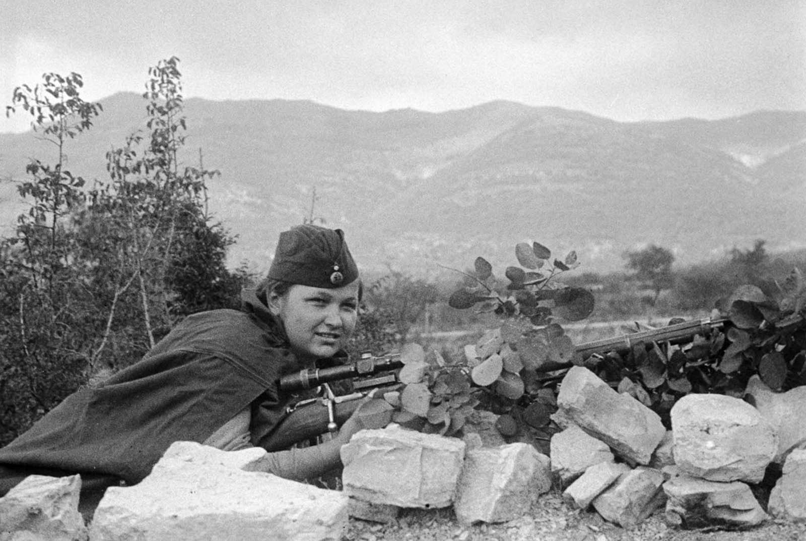 Sniper Liza Mironova in combat. 1943.
