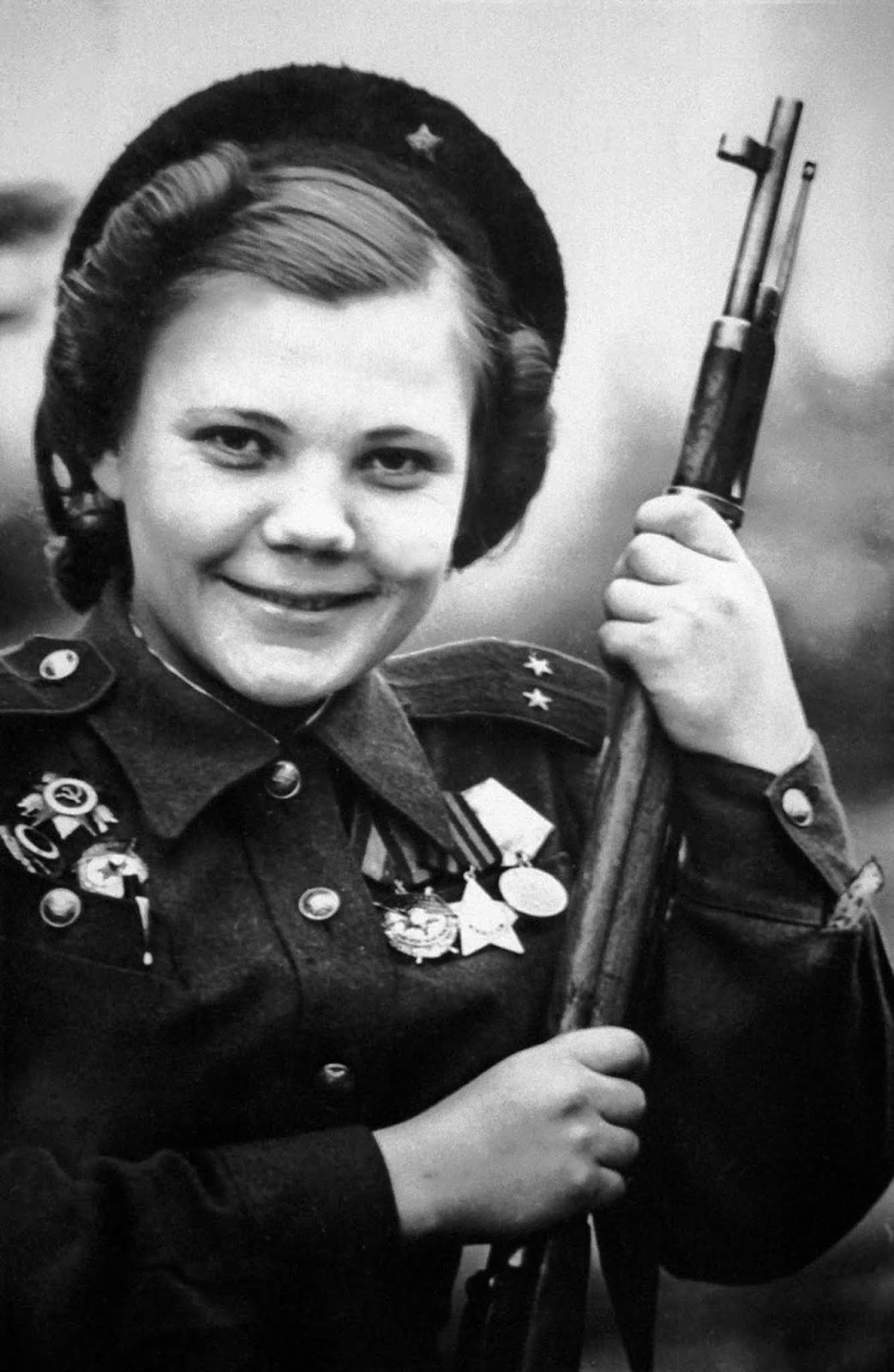 Nina Lobovskaya, commander of a company of female snipers who fought in the battle for Berlin. 1944.