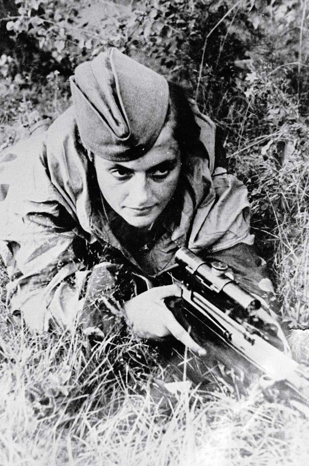 Pavlichenko during the battle for Sevastopol. June, 1942.