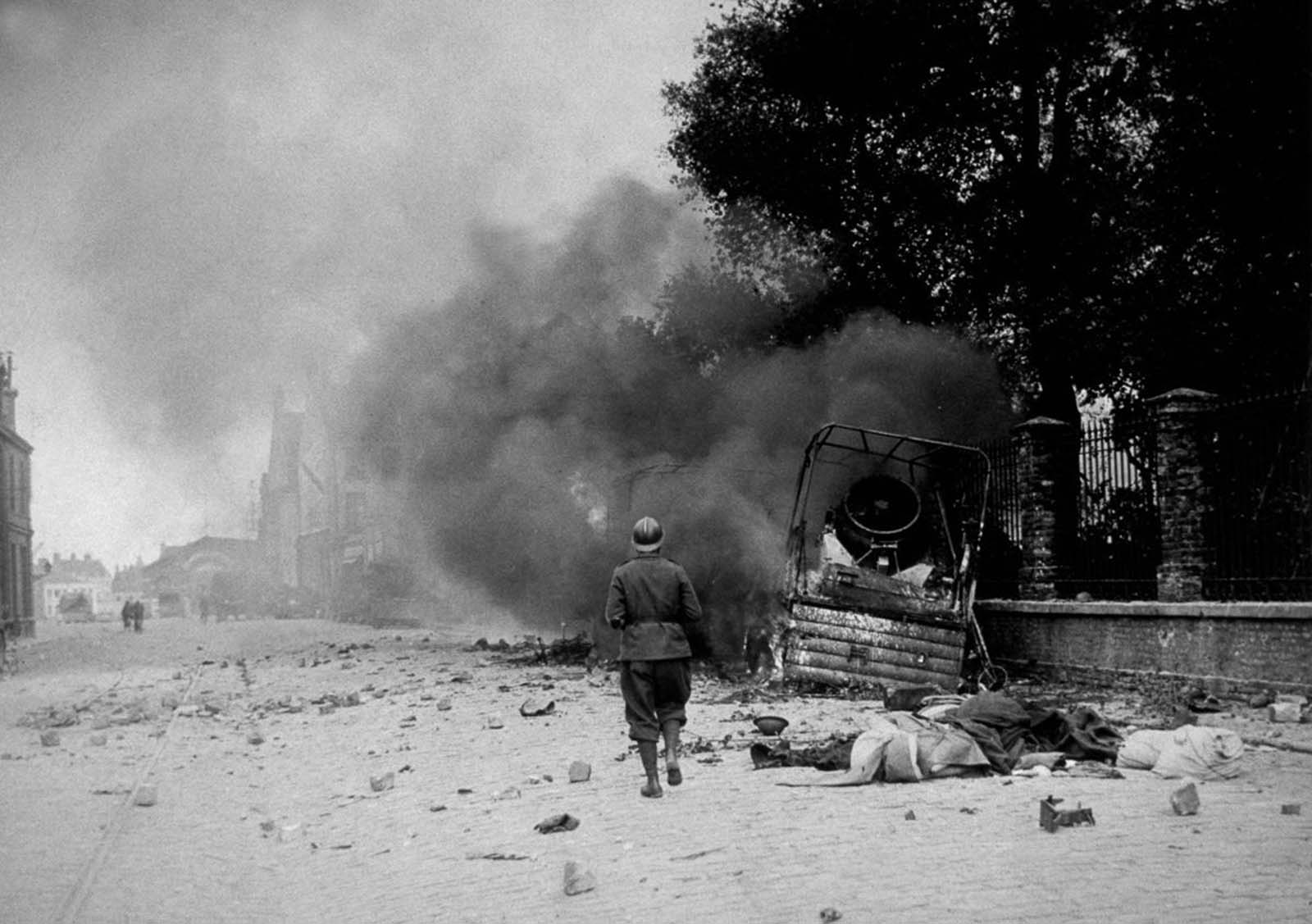The town of Dunkirk while under bombardment.
