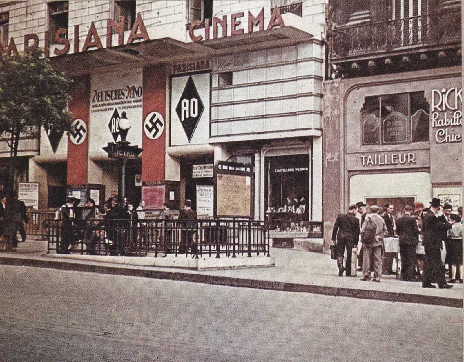 Soldatenkino in Paris.