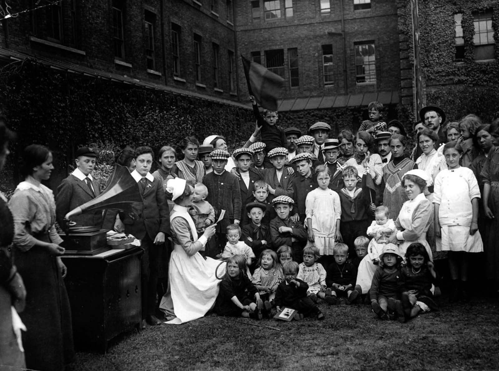Belgian refugees in a Kensington workhouse. 1914.