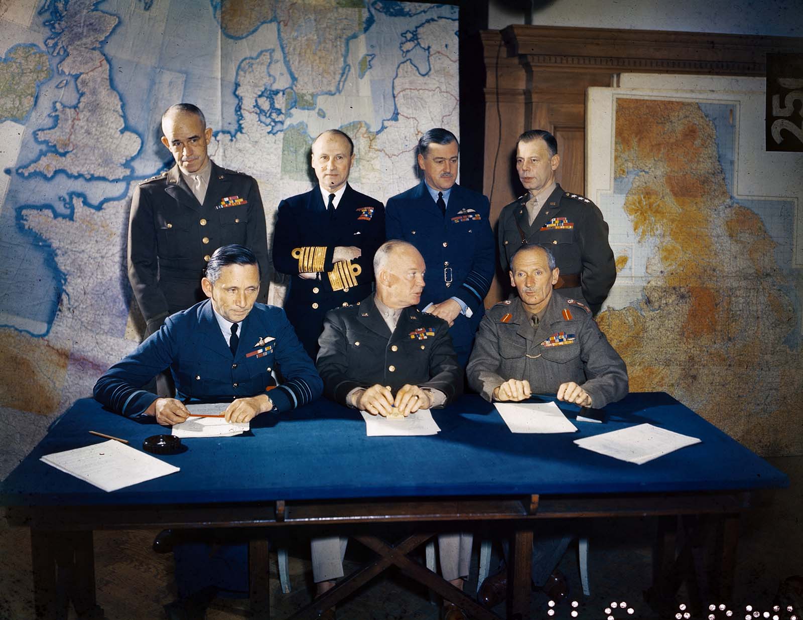 d-day rare historical photographs