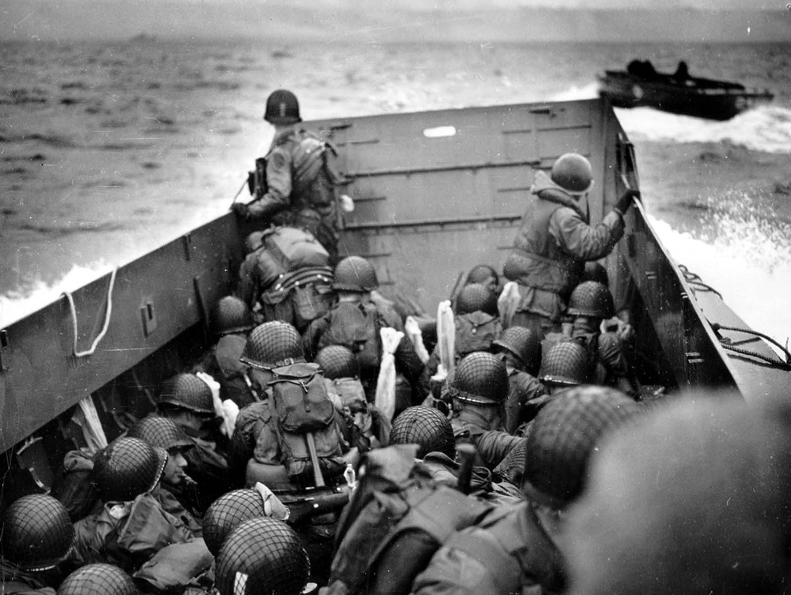 d-day rare historical photographs