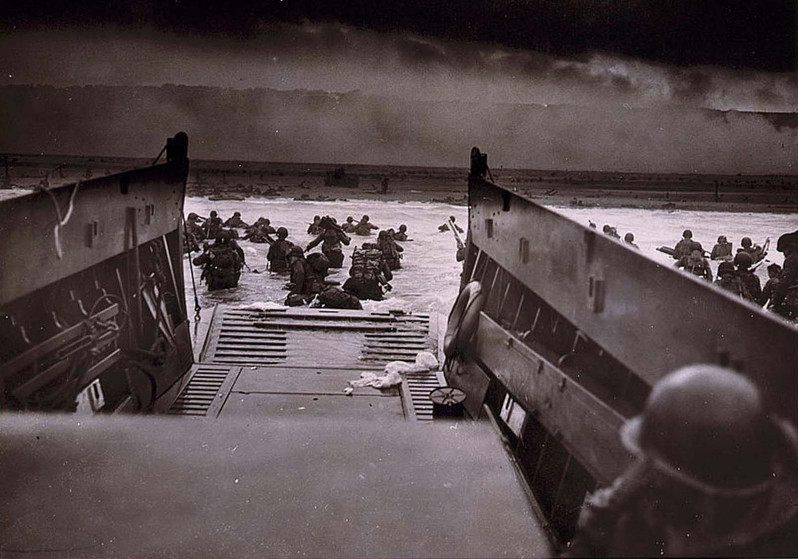 d-day rare historical photographs