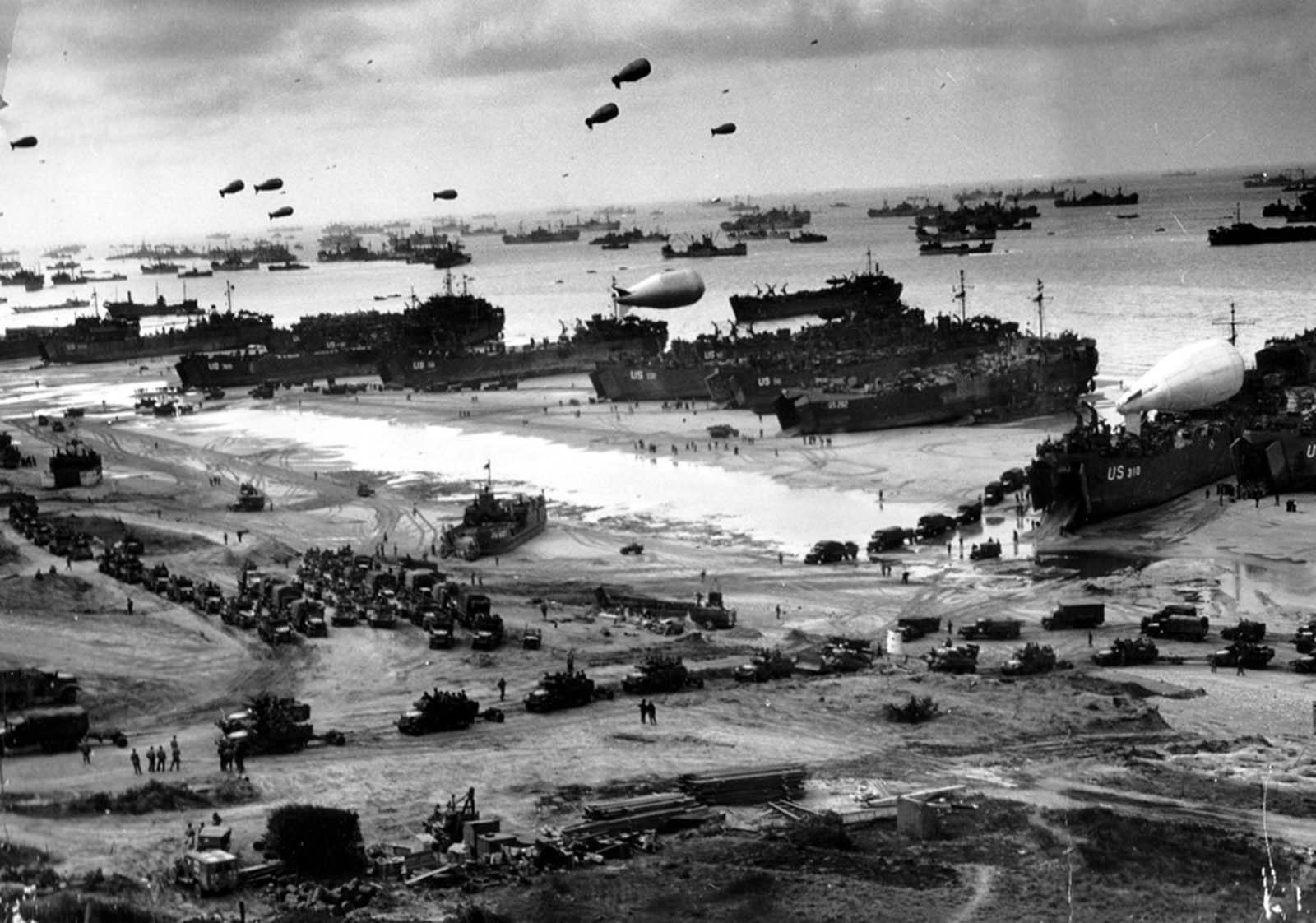 d-day rare historical photographs