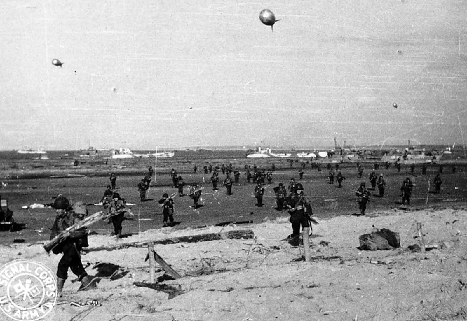 d-day rare historical photographs