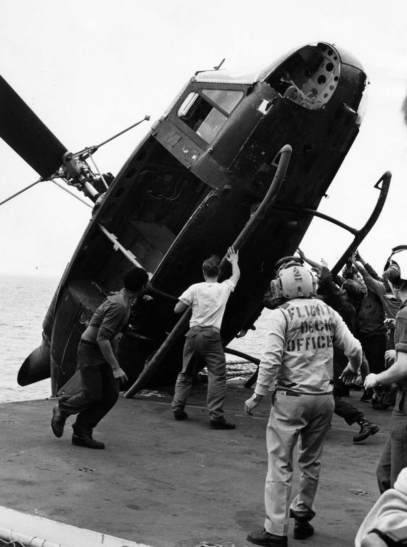 helicopters overboard operation frequent wind