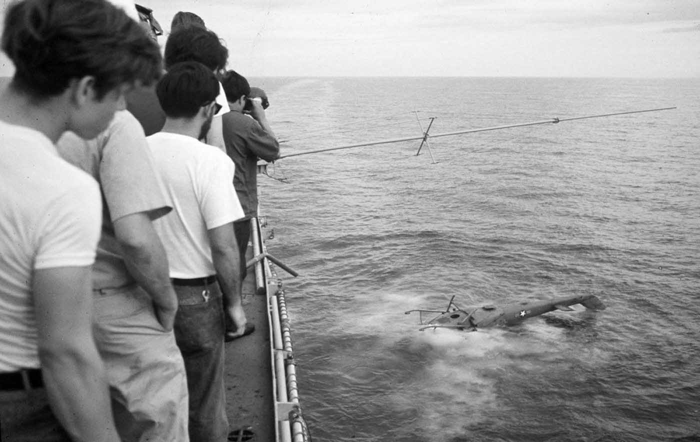 helicopters overboard operation frequent wind