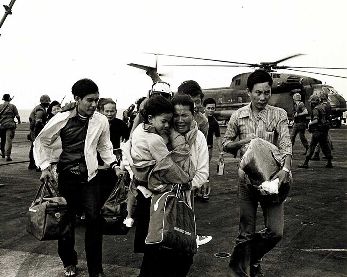 helicopters overboard operation frequent wind