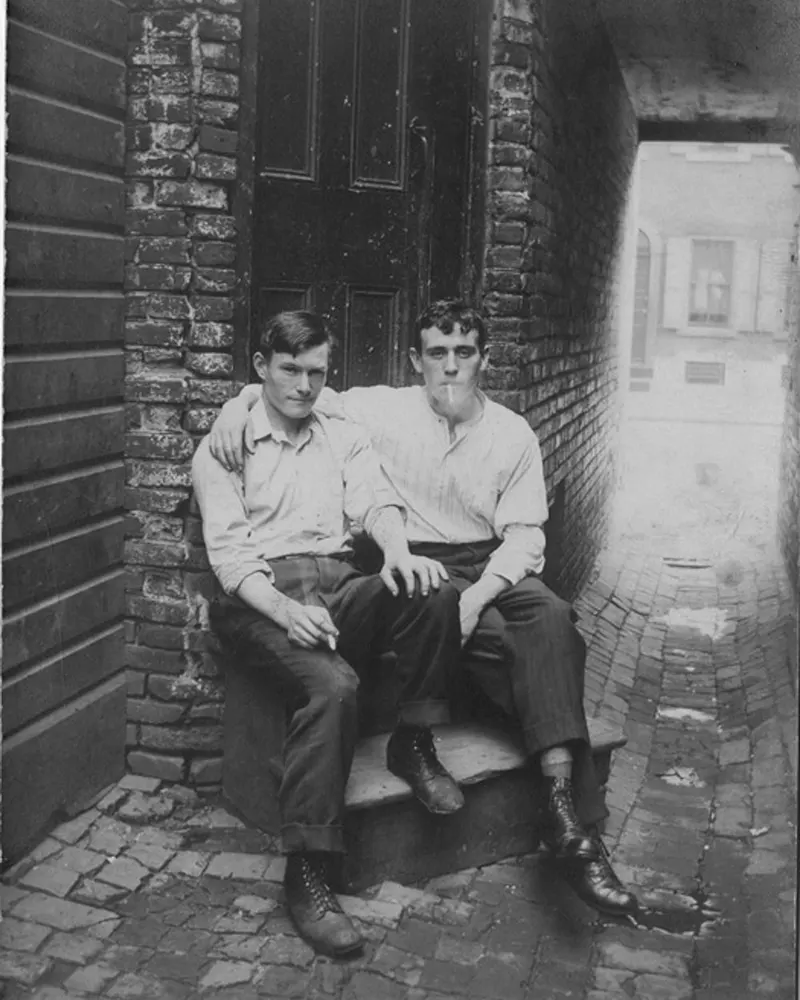 Gritty portraits show Philadelphia residents on their stoops