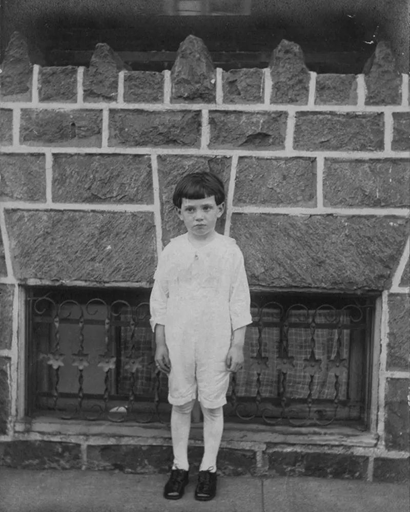 Gritty portraits show Philadelphia residents on their stoops
