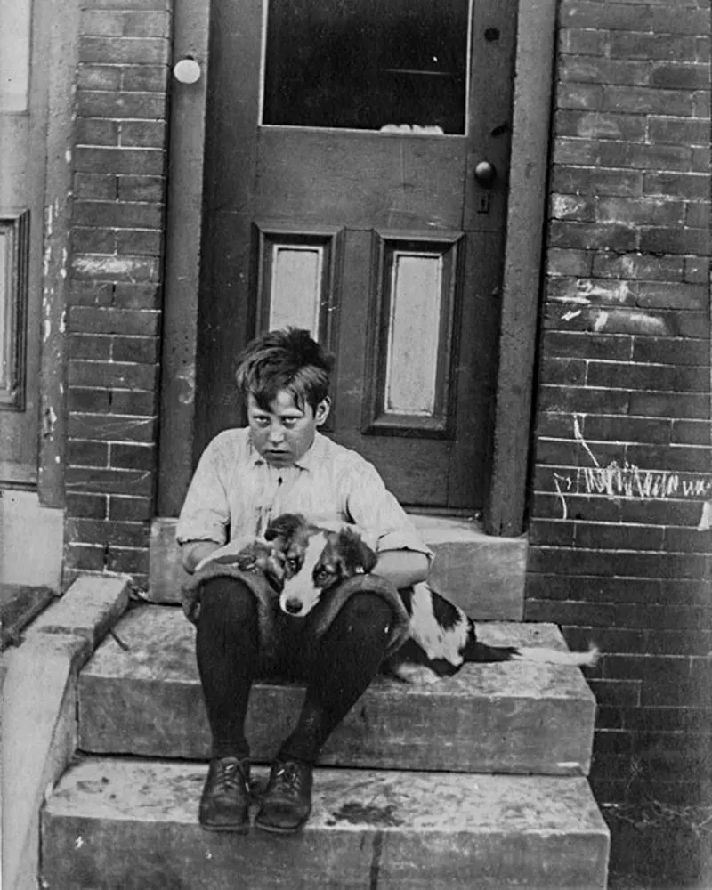 Gritty portraits show Philadelphia residents on their stoops