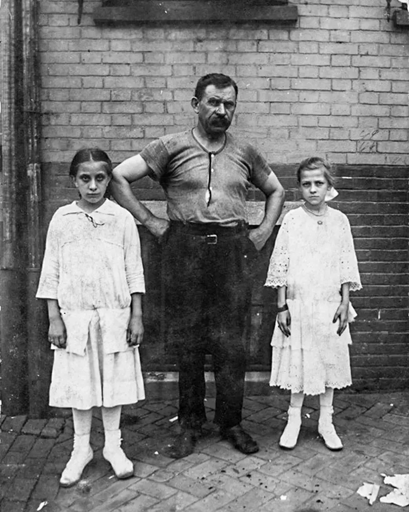 Gritty portraits show Philadelphia residents on their stoops