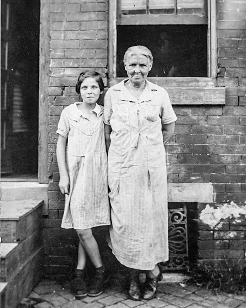Gritty portraits show Philadelphia residents on their stoops