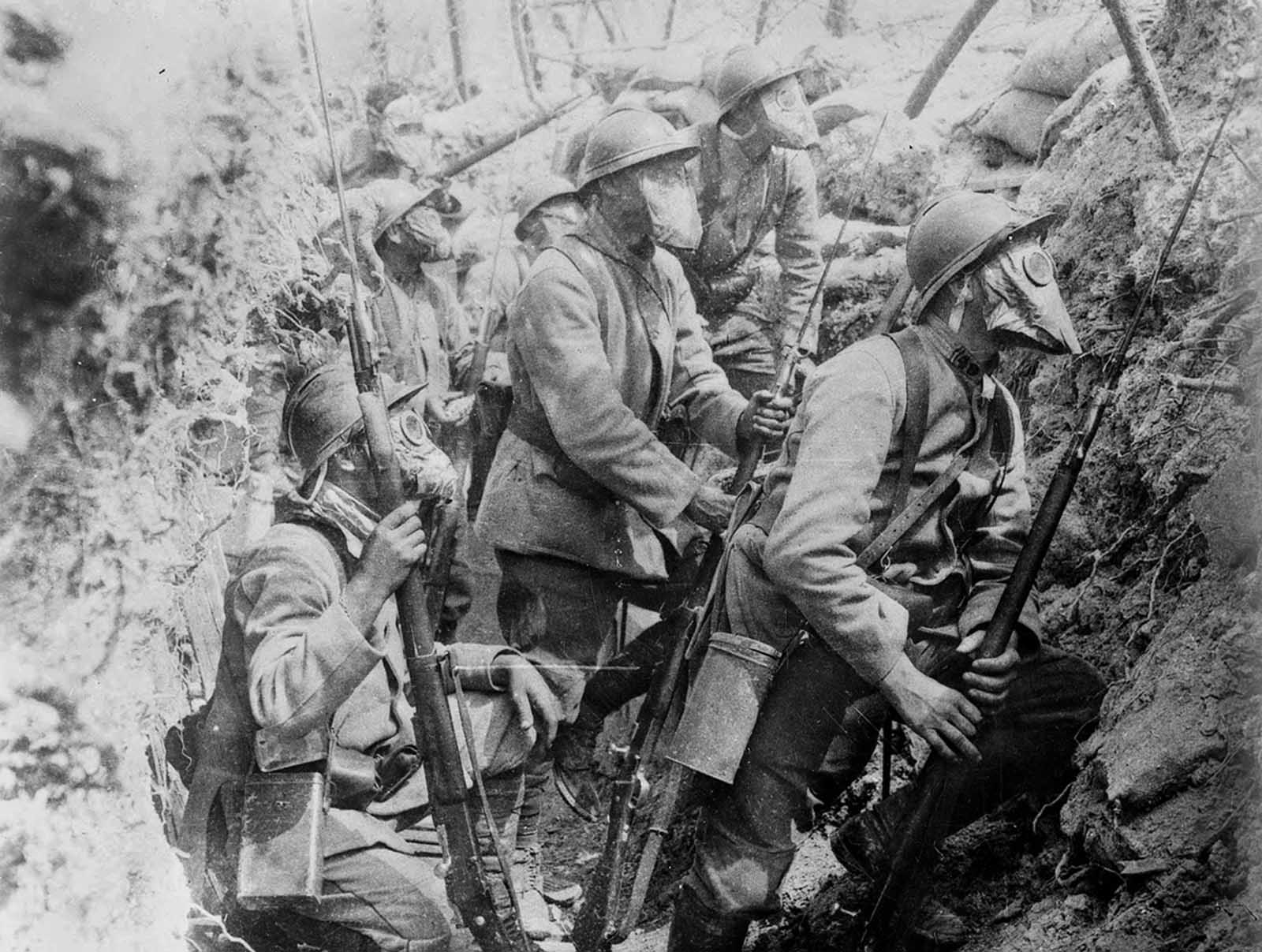 rench soldiers wearing gas masks in a trench, 1917. gas mask technology varied widely during the war, eventually developing into an effective defense, limiting the value of gas attacks in later years.