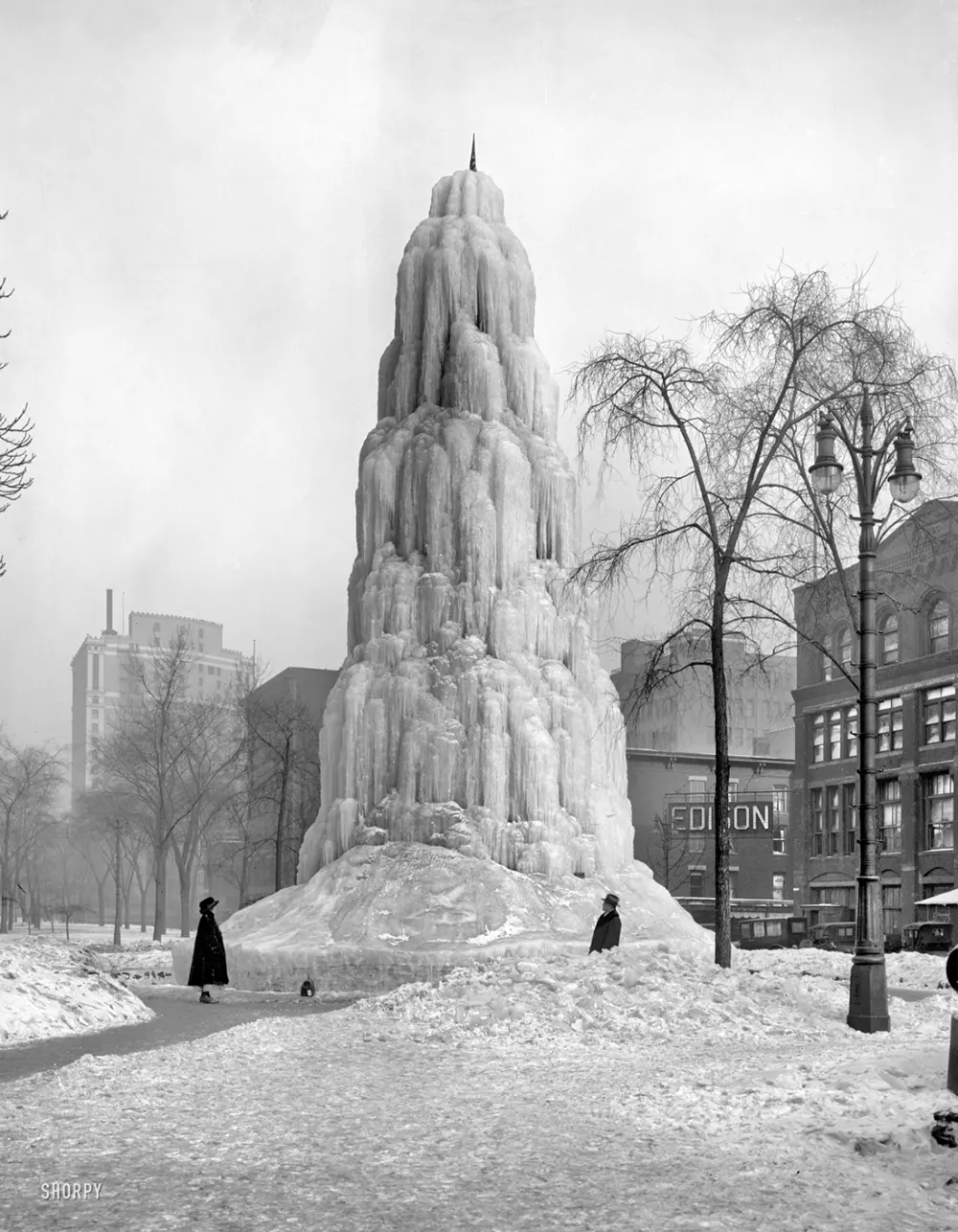 Detroit ice fountain photos