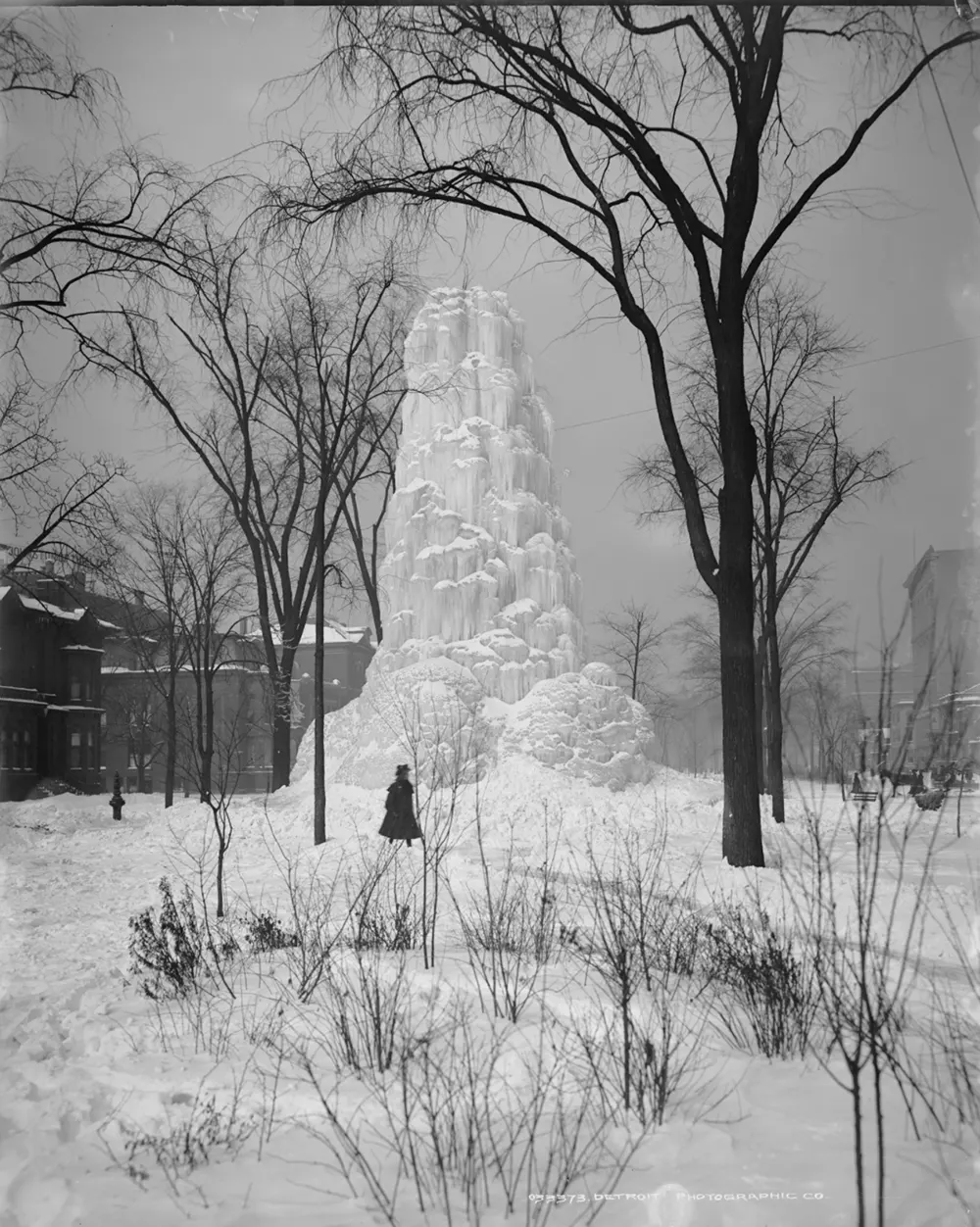 Detroit ice fountain photos