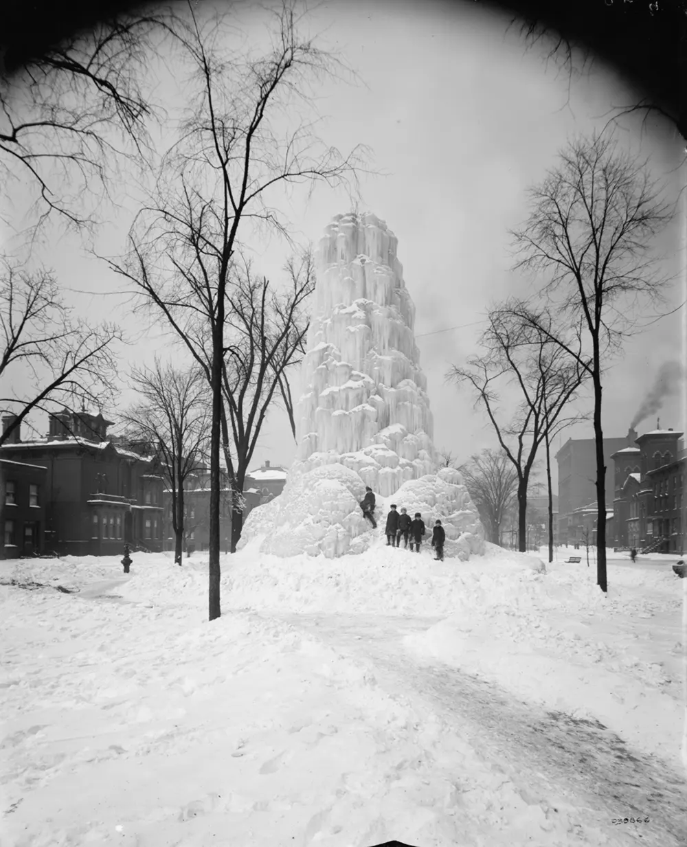 Detroit ice fountain photos