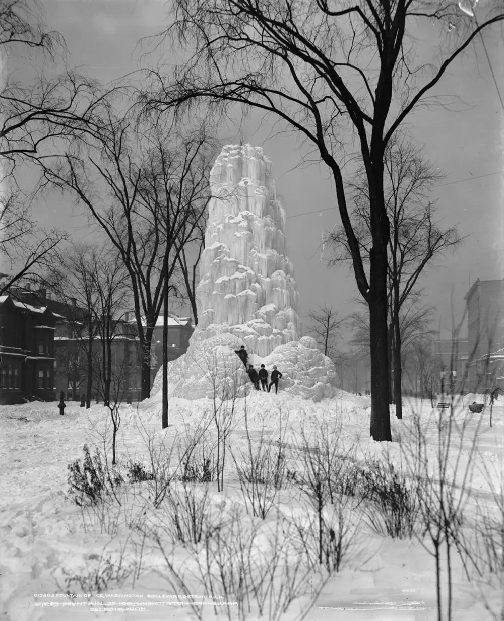 Detroit ice fountain photos