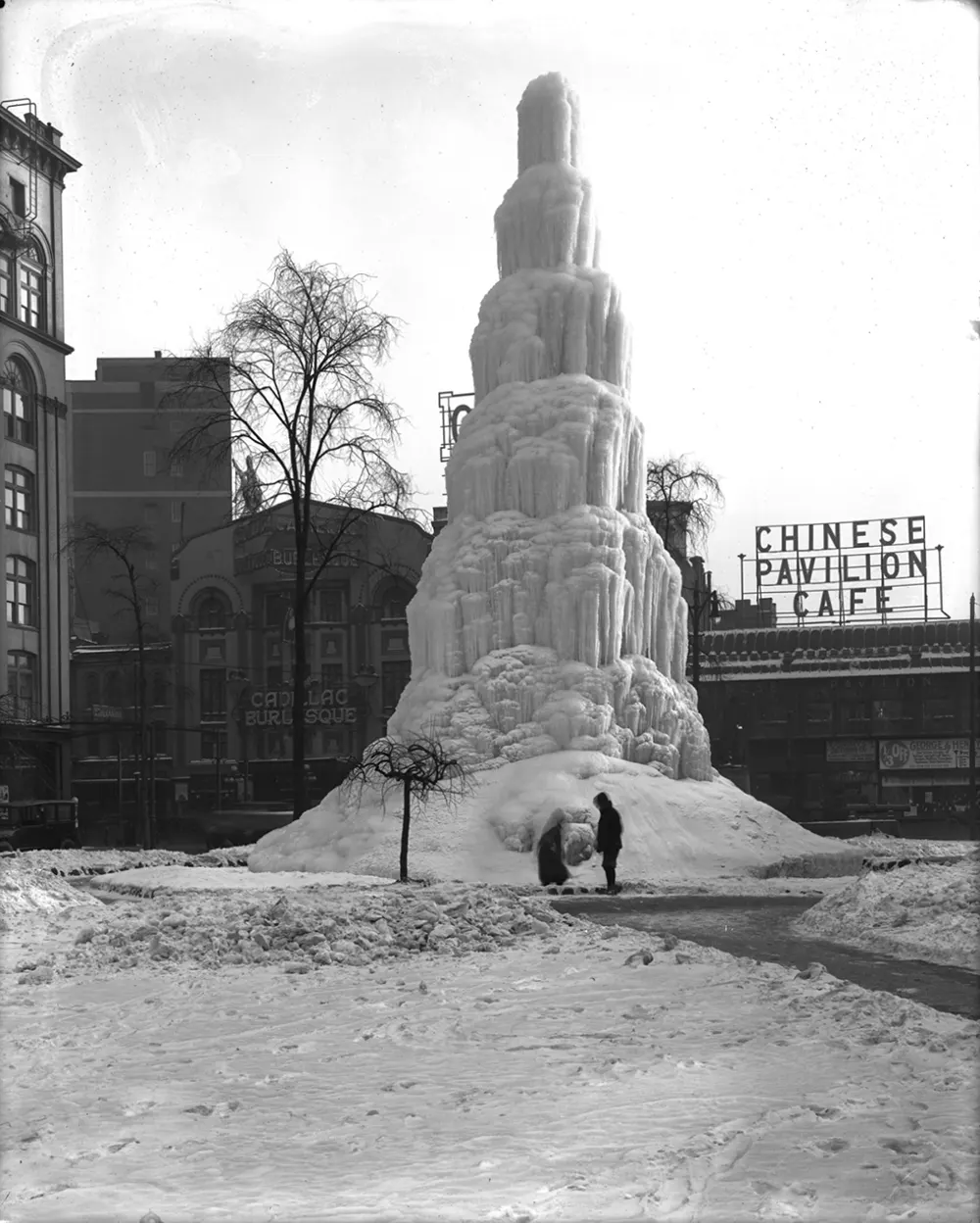 Detroit ice fountain photos