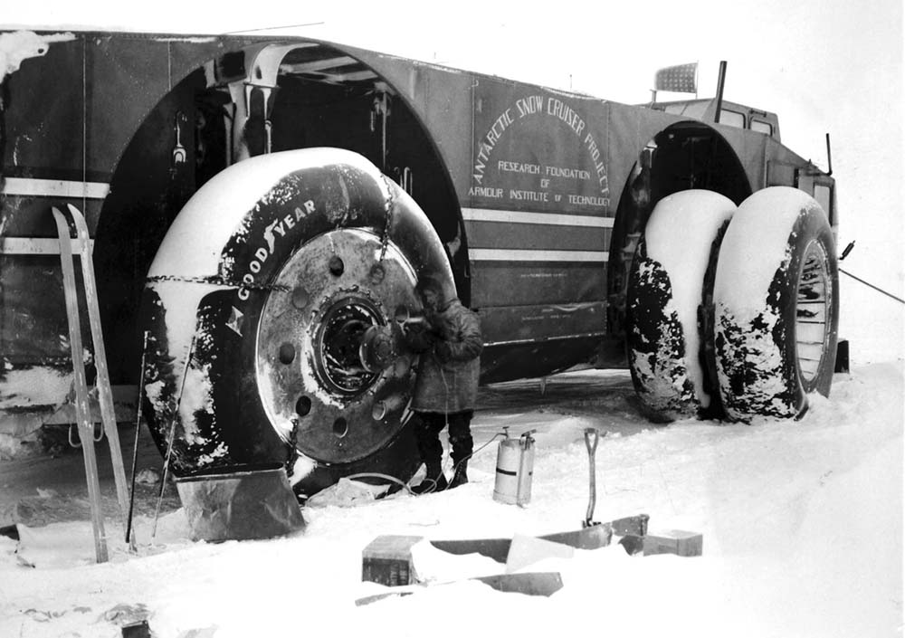 antarctic snow cruiser photos