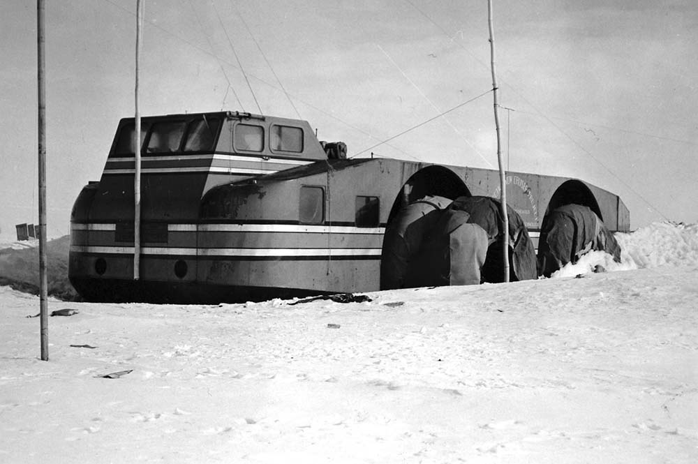 antarctic snow cruiser photos