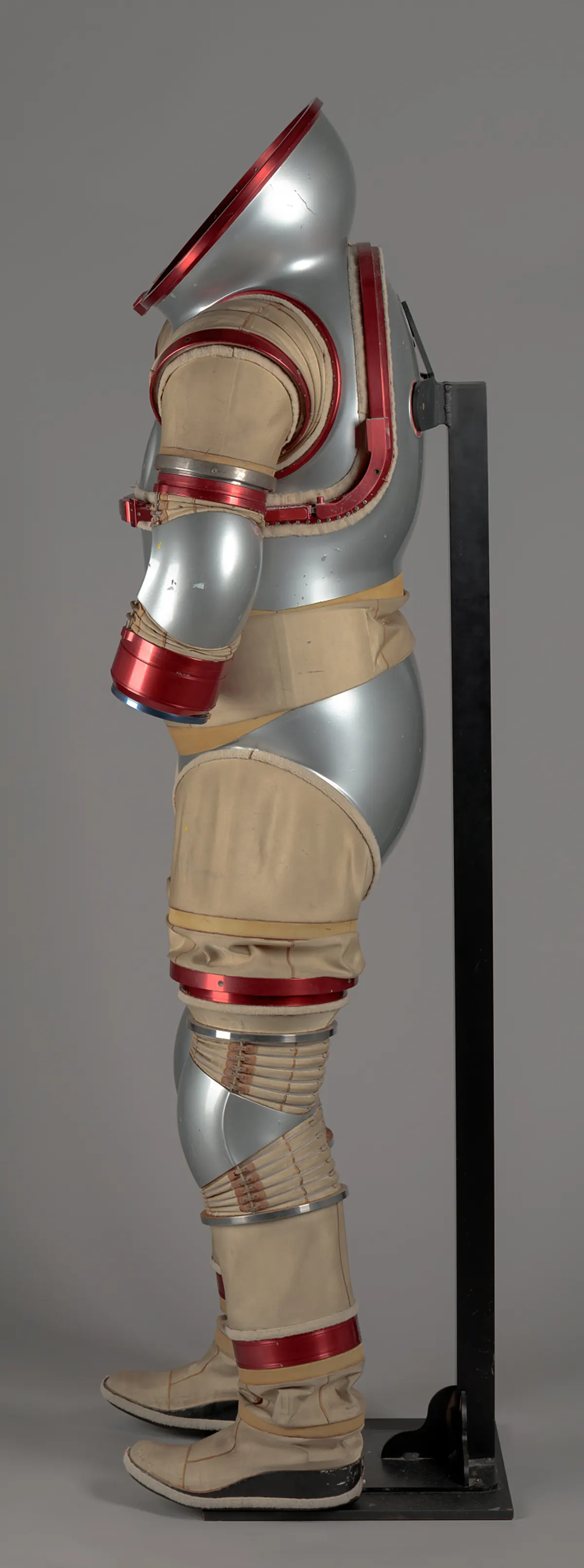 ax-3 nasa spacesuit photos