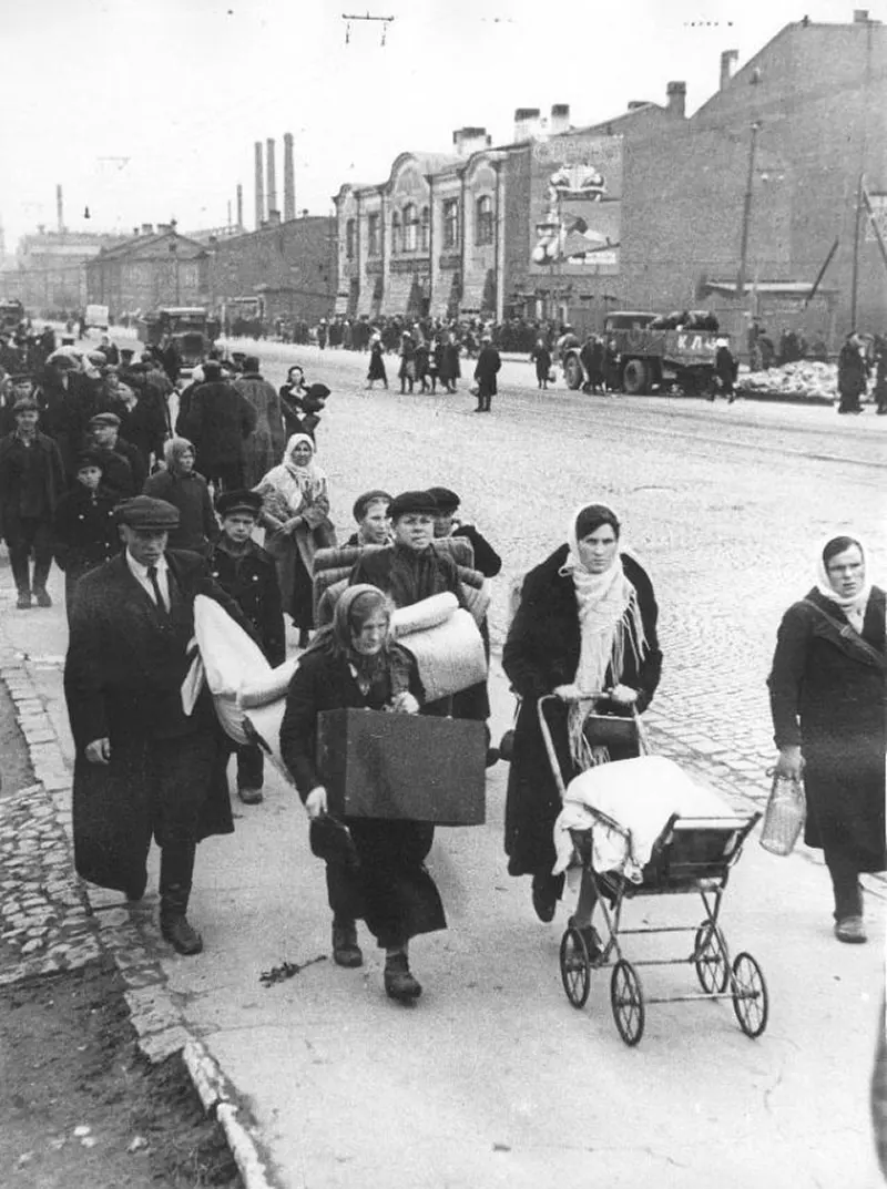  Siege of Leningrad Historical Photos