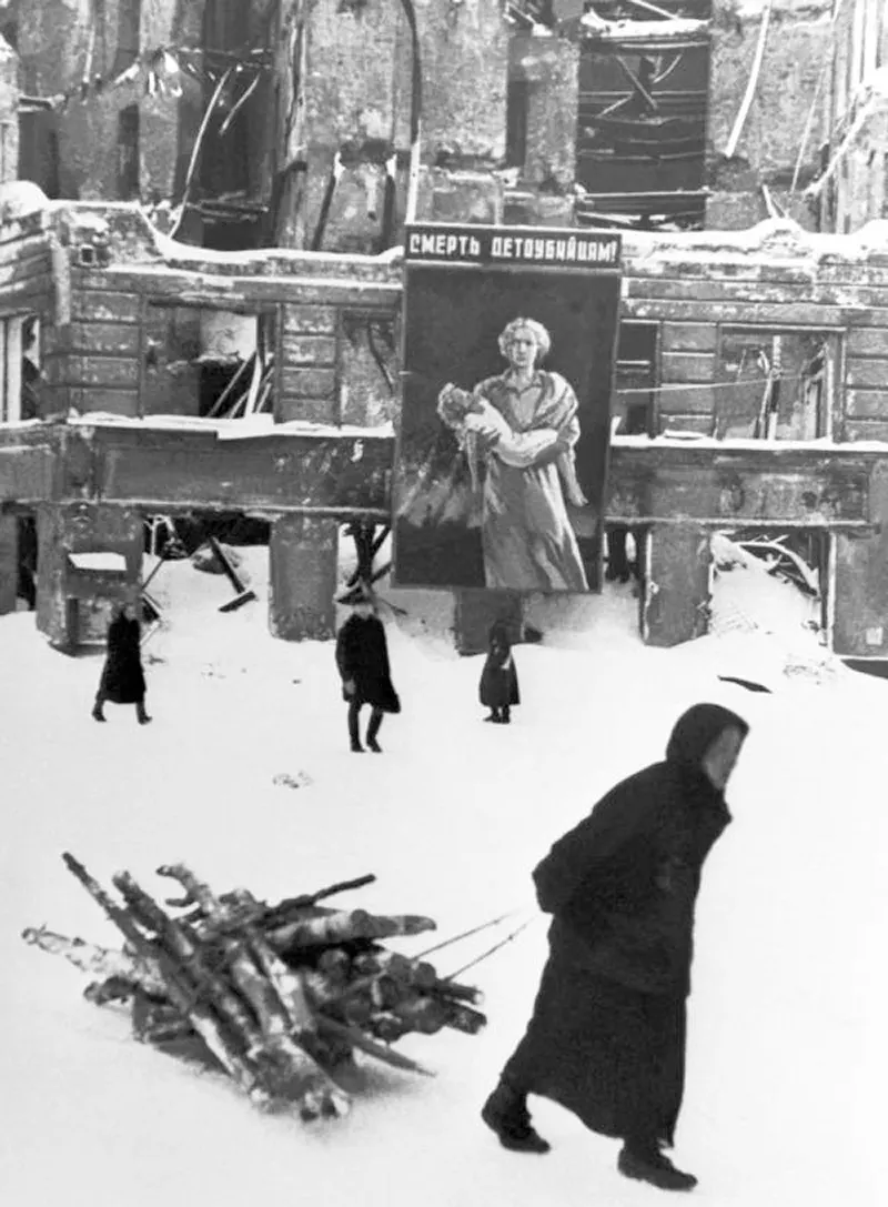  Siege of Leningrad Historical Photos