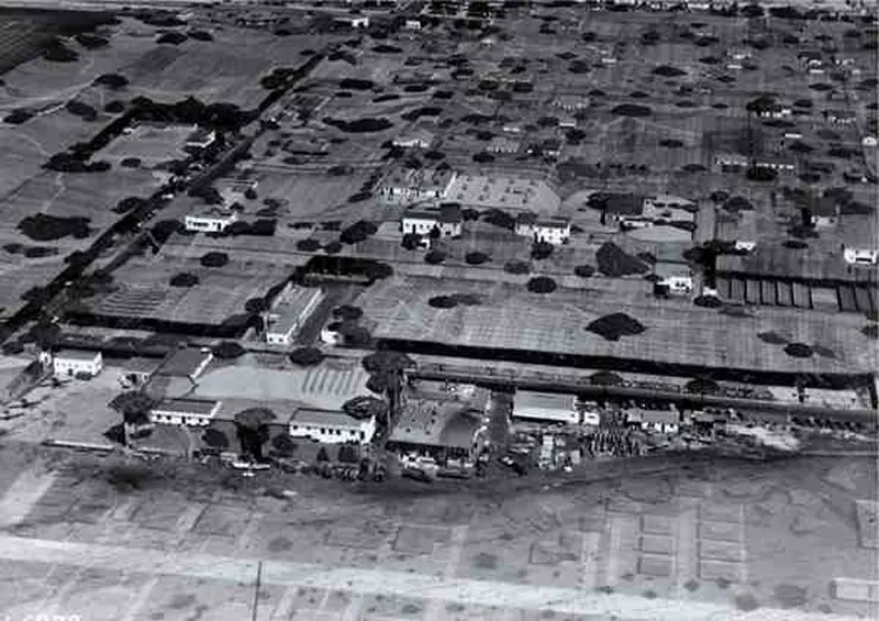 Boeing fake rooftop town