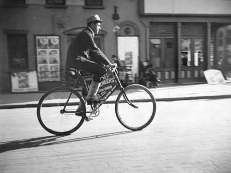 vintage street life new york city