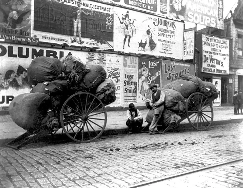 vintage street life new york city