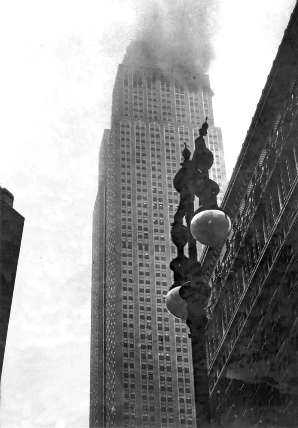 Empire state building plane crash