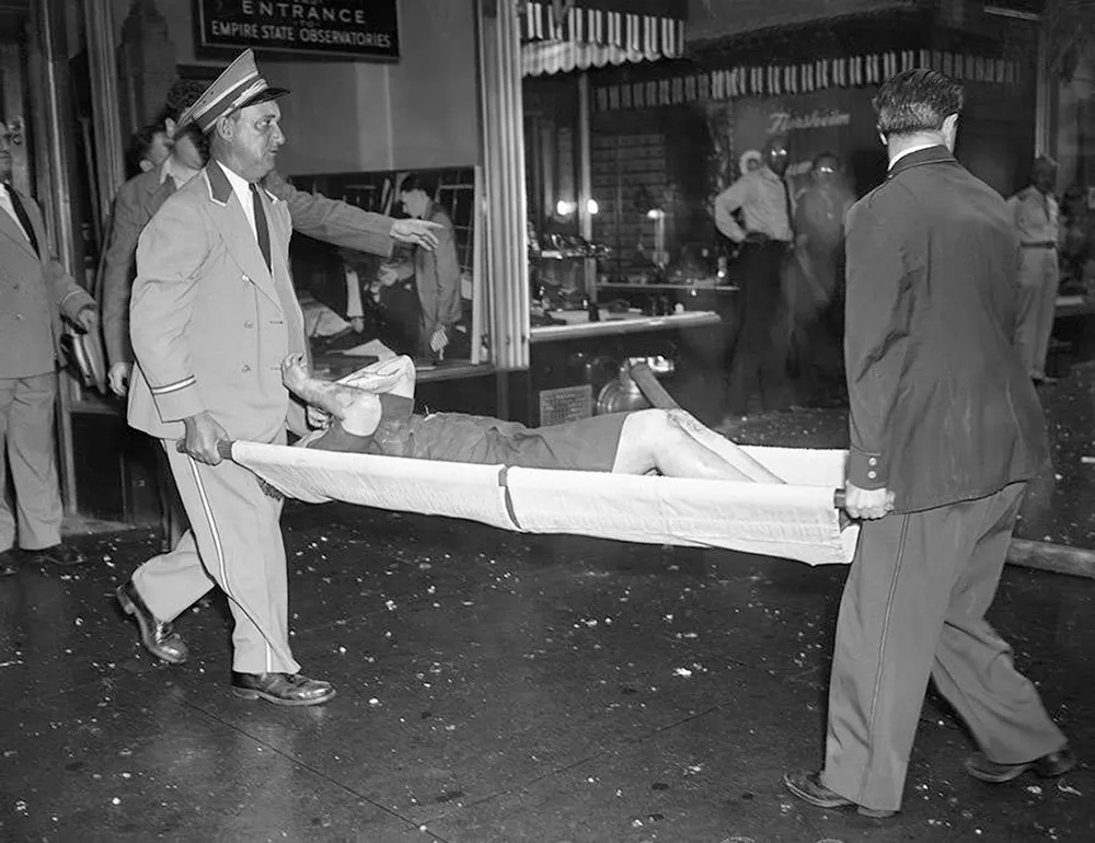 Empire state building plane crash