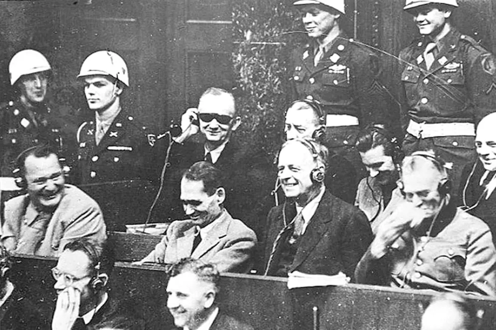 odd photos from Wolrd War Two