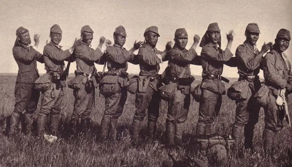 odd photos from Wolrd War Two