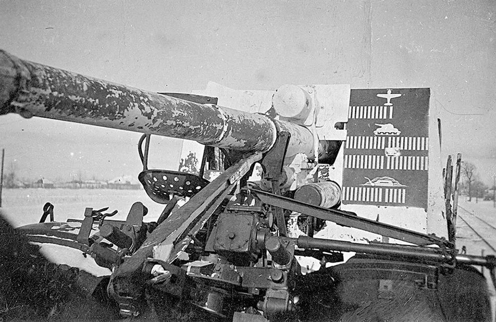 odd photos from Wolrd War Two