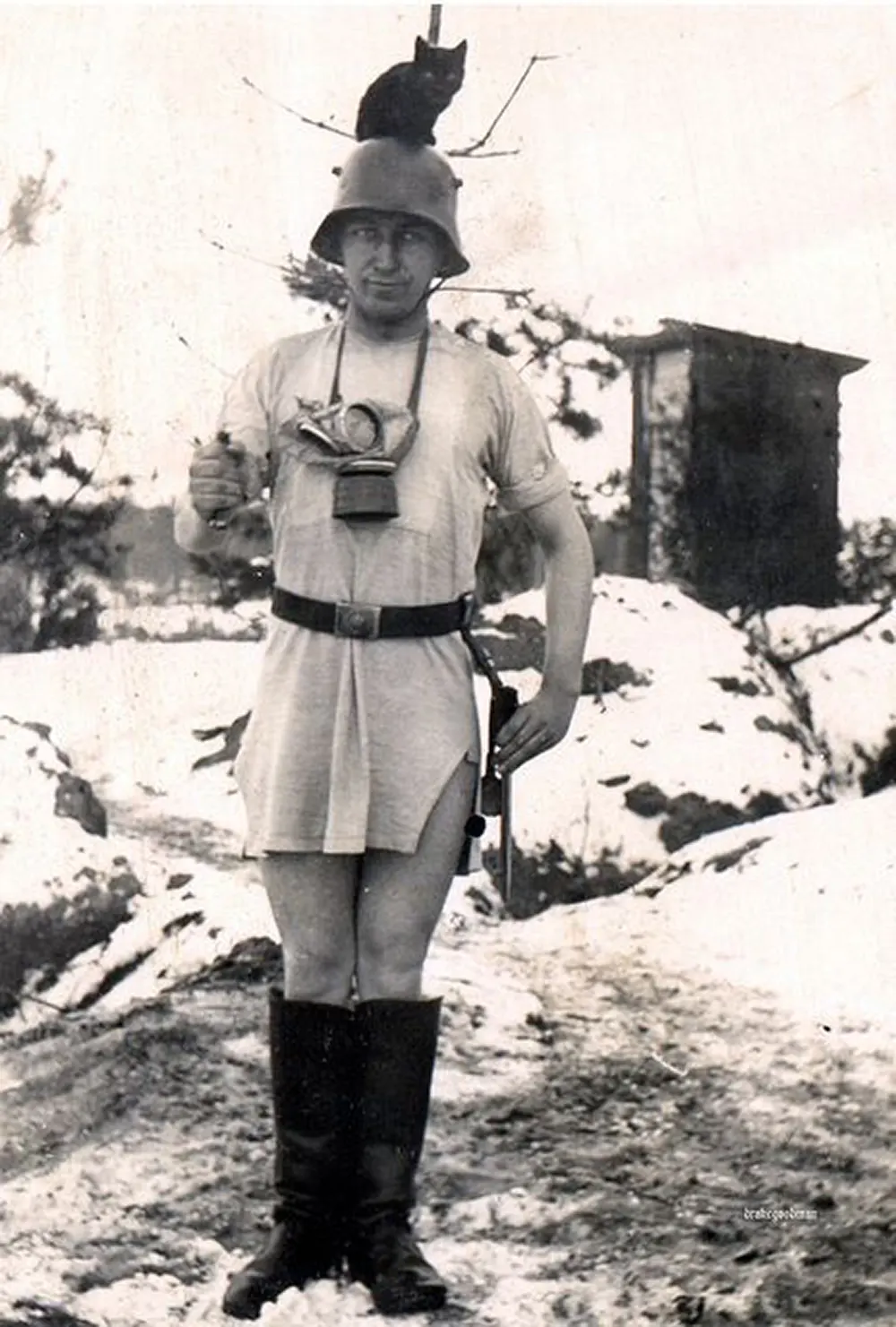 odd photos from Wolrd War Two
