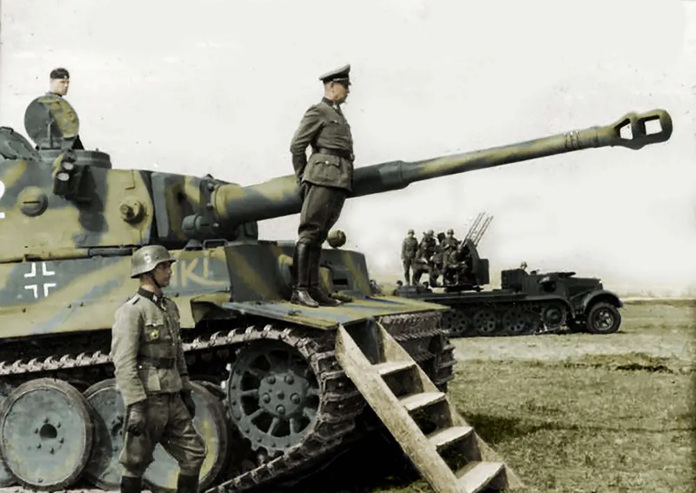odd photos from Wolrd War Two