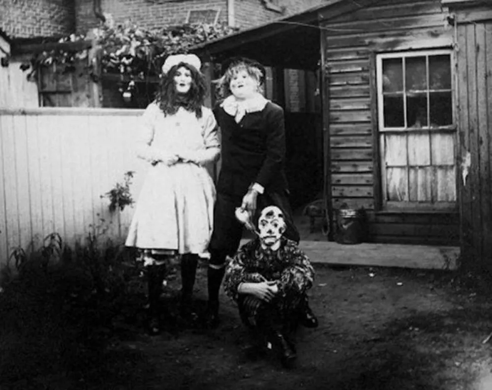 creepy vintage halloween photos
